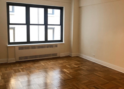 East 56 Street - Photo 1