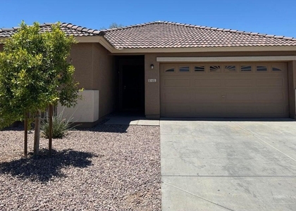 632 S 152nd Lane - Photo 1