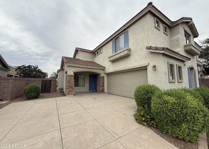 1011 E Redwood Drive - Photo 1