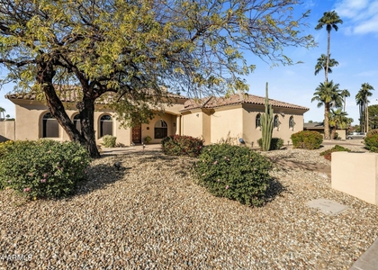 14402 N Medinan Drive - Photo 1
