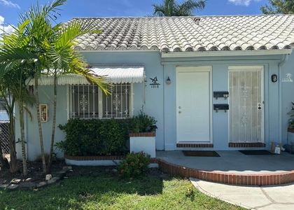 1018 Ne 3rd Street - Photo 1
