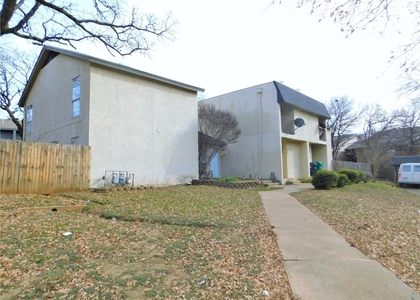 1913 Kingswood Court - Photo 1