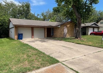 806 Phillips Drive - Photo 1