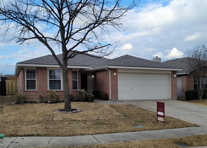 1706 Willow Way - Photo 1