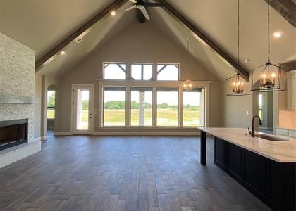 592 Lydia Lane - Photo 1