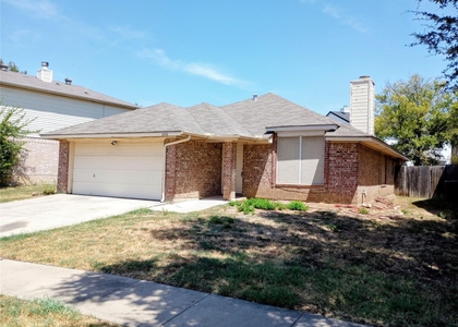 8140 Heritage Place Drive - Photo 1