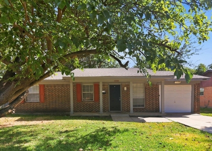 1458 Shorehaven Drive - Photo 1