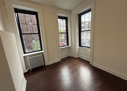 985 Lexington Avenue - Photo 1