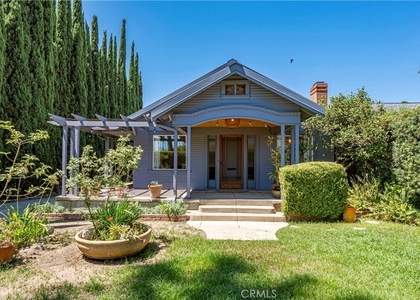 5123 Townsend Avenue - Photo 1