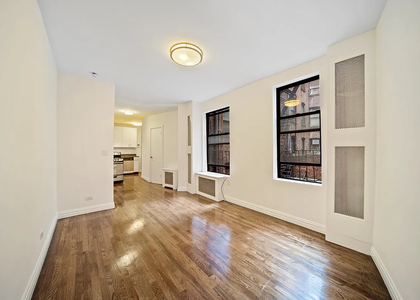 Mott Street - Photo 1