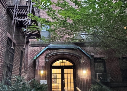 4220 Kissena Blvd  Apt D2 - Photo 1