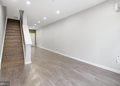 1905 E Harold Street - Photo 1