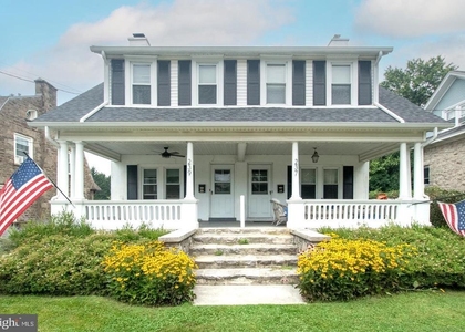 239 W Evergreen Street - Photo 1