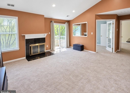 207 Salem Court - Photo 1