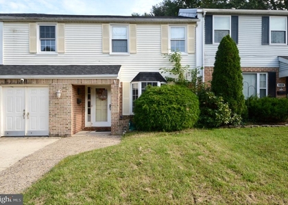 1826 Edgewood Place - Photo 1