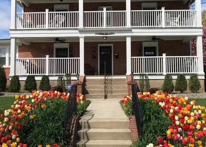 600 Grove Street - Photo 1
