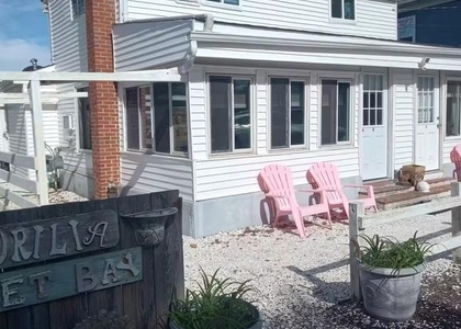 205 Pennsylvania Ave - Photo 1