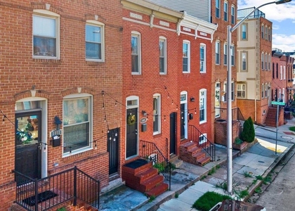 1005 S Baylis Street - Photo 1