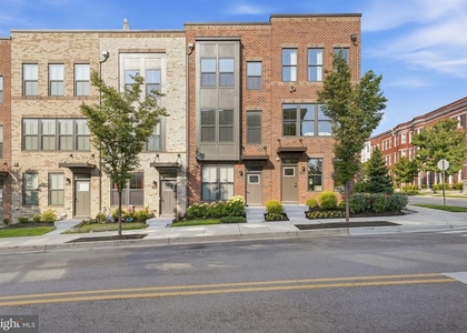 1834 Park Avenue - Photo 1