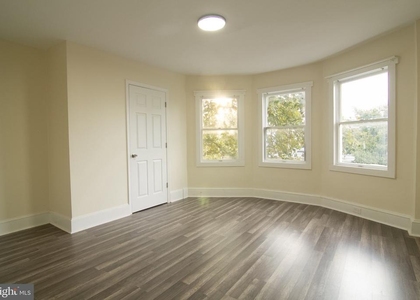 504 N Lincoln Street - Photo 1