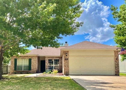 207 Kates Way - Photo 1