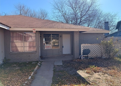 10401 Little Pebble Dr - Photo 1