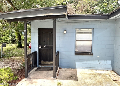 1049 Glencarin Street - Photo 1