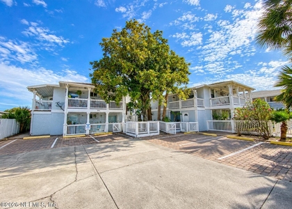 213 S 12th Avenue - Photo 1
