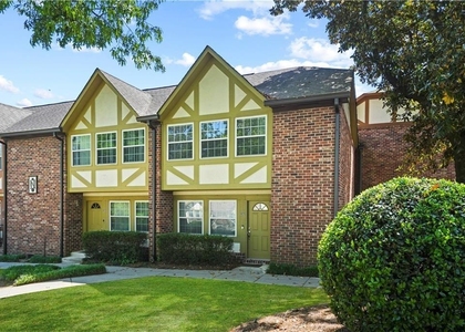 2825 Northeast Expressway Ne - Photo 1