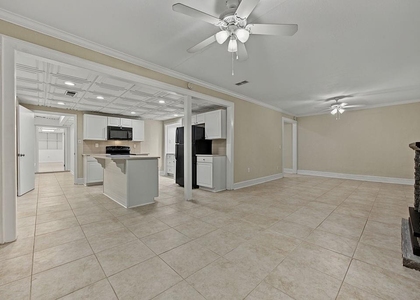 2132 Dunwoody Glen - Photo 1