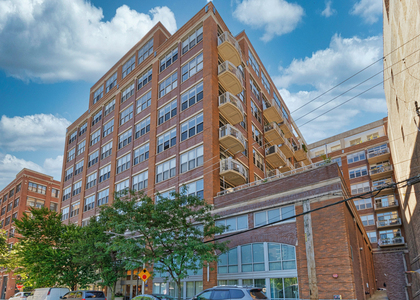 933 W Van Buren Street - Photo 1