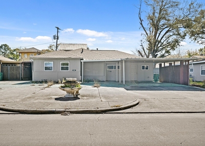 605 West Avenue - Photo 1