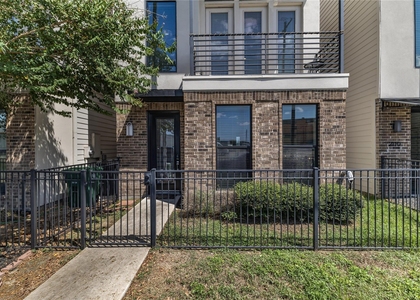2114 Sabine Street - Photo 1