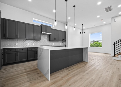1107 Wilson St - Photo 1