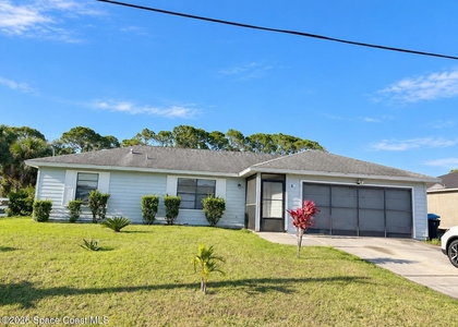 1333 Hazel Street Nw - Photo 1