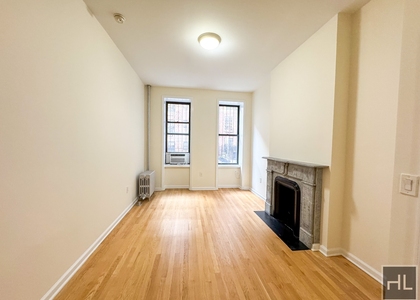 East 89 Street - Photo 1
