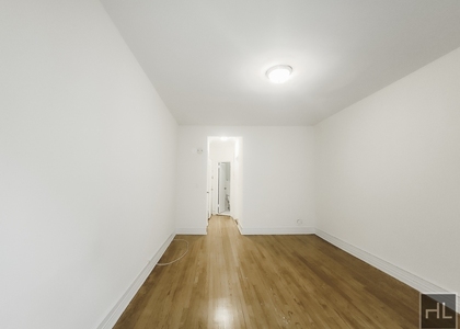 East 83 Street - Photo 1