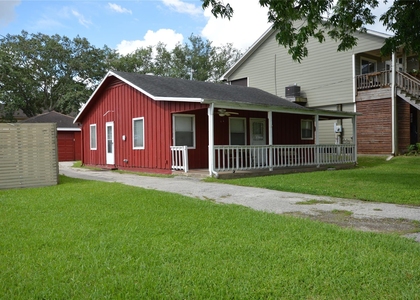 1821 E Winn Street - Photo 1