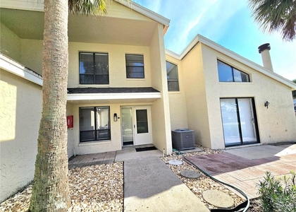 410 S Netherwood Crescent - Photo 1