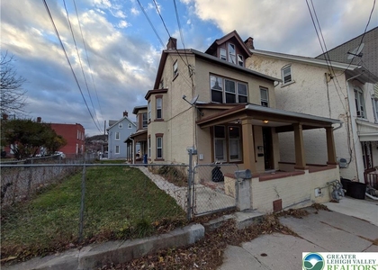 426 Carlton Avenue - Photo 1