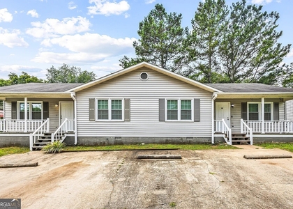 4 E 1st Street - Photo 1