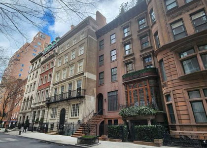 East 65 Street - Photo 1