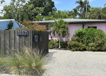 1117 Ne 17th - Photo 1
