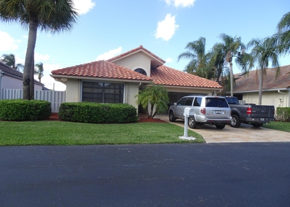 173 Executive Circle - Photo 1