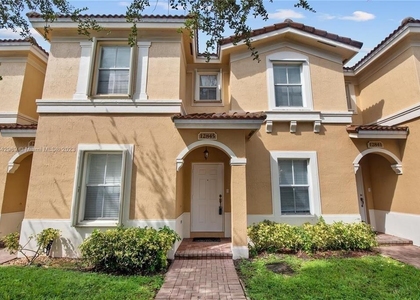 12845 Sw 30th Street - Photo 1