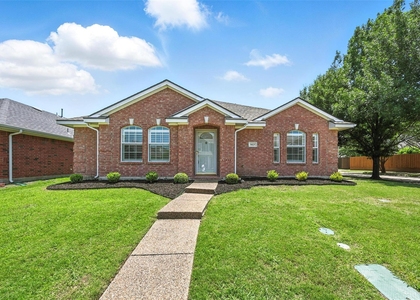 5025 Boxwood Lane - Photo 1