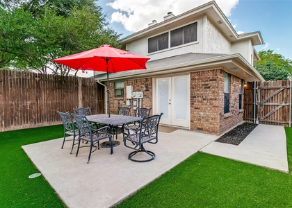 529 Essex Place - Photo 1
