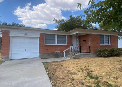 1701 Longview Street - Photo 1