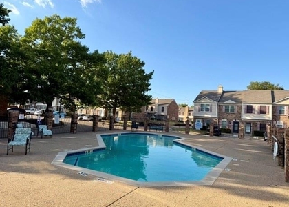 621 Carriagehouse Lane - Photo 1