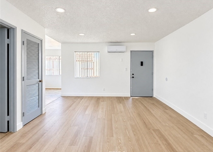 801 E Chestnut Street - Photo 1